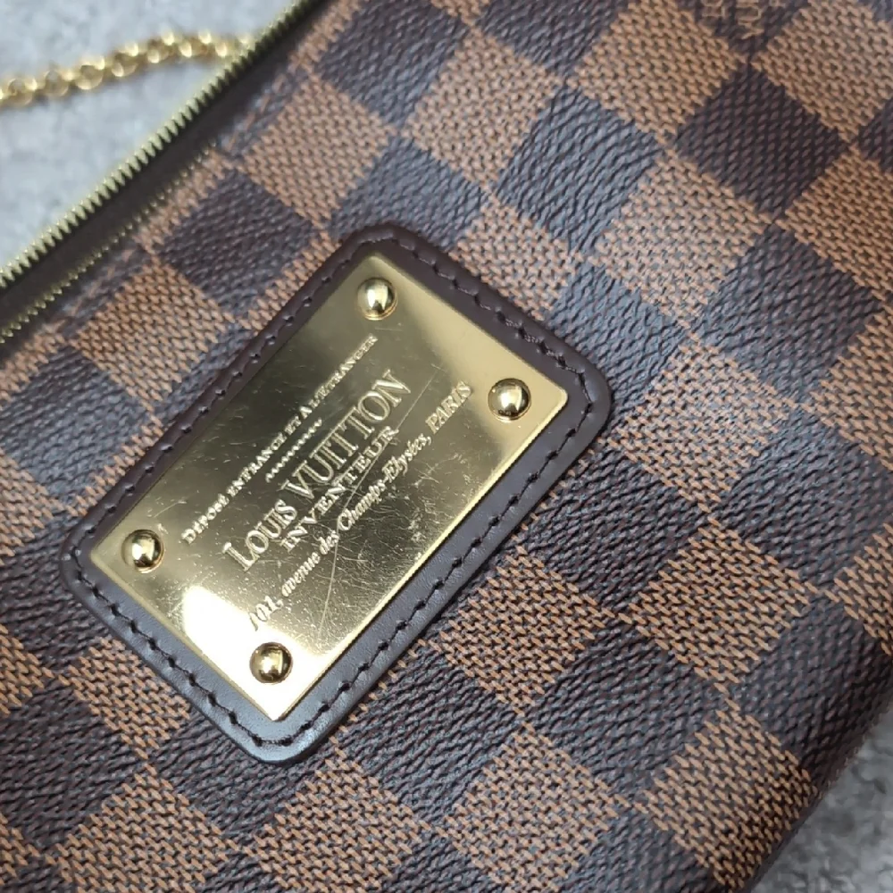 Louis Vuitton Brown Checkered Clutch with Gold Chain - Picture 3 of 16